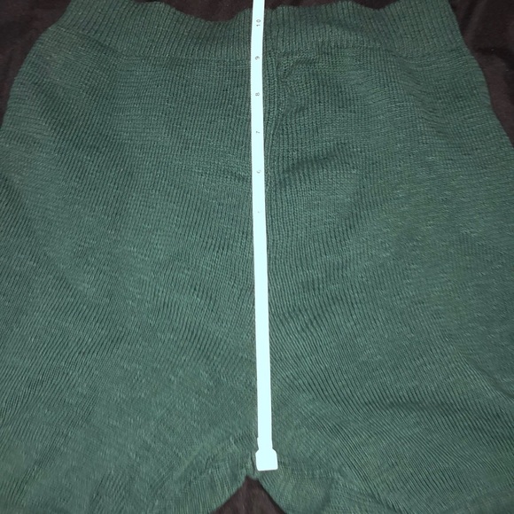 Knit green shorts. - Picture 6 of 8